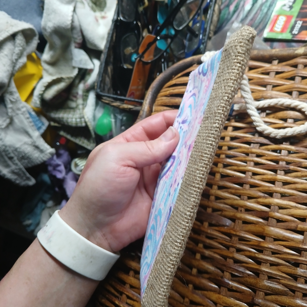 Pastel Seashell Wristlet - Picture 4 of 7